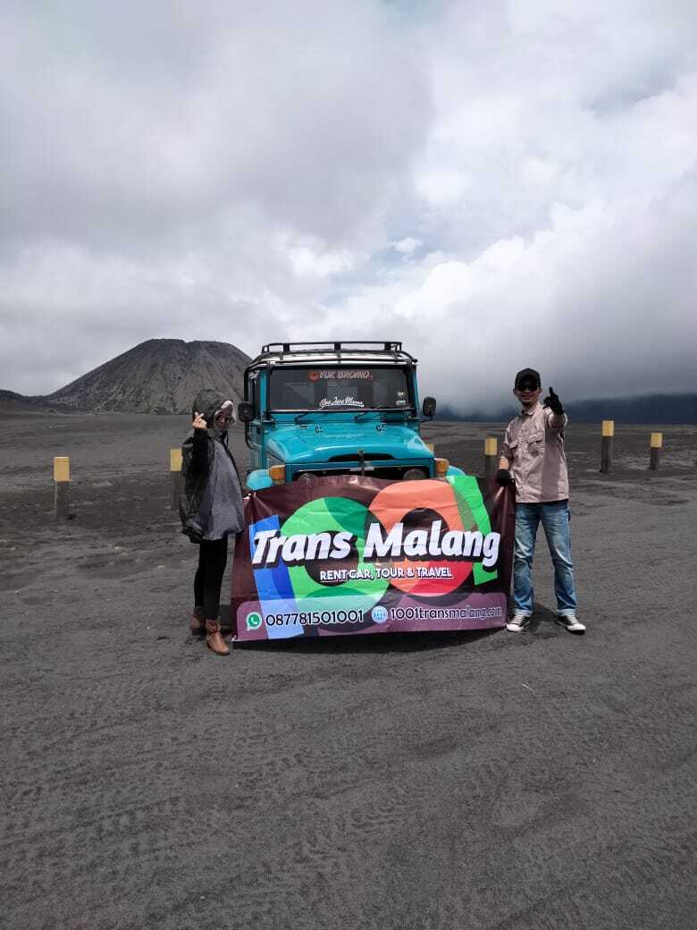 Serah terima unit rental mobil di Malang